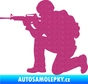 Samolepka Voják 007 levá Ultra Metalic růžová
