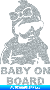 Samolepka Baby on board 001 pravá s textem miminko s brýlemi a s mašlí Ultra Metalic stříbrná metalíza