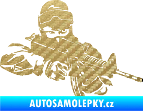 Samolepka Voják 009 pravá 3D karbon zlatý