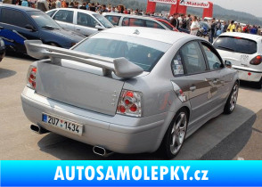 Samolepka Volkswagen Passat B5, B6 - zadní 3D karbon černý
