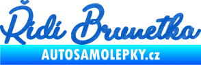 Samolepka Řídí brunetka nápis 3D karbon modrý