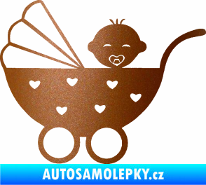 Samolepka Dítě v autě 070 levá kočárek s miminkem měděná metalíza
