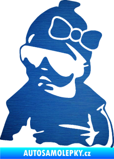 Samolepka Baby on board 001 levá miminko s brýlemi a s mašlí škrábaný kov modrý