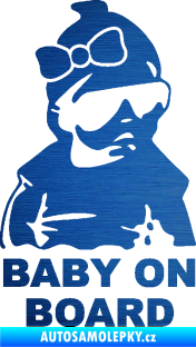 Samolepka Baby on board 001 pravá s textem miminko s brýlemi a s mašlí škrábaný kov modrý