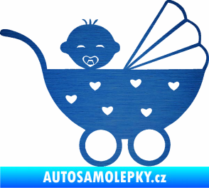 Samolepka Dítě v autě 070 pravá kočárek s miminkem škrábaný kov modrý