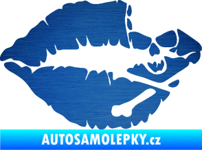 Samolepka Lebka polibek pravá škrábaný kov modrý