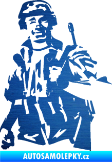 Samolepka Voják 014 levá škrábaný kov modrý