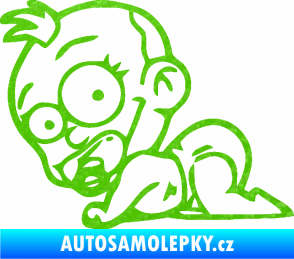 Samolepka Dítě v autě 067 levá lezoucí miminko 3D karbon zelený kawasaki